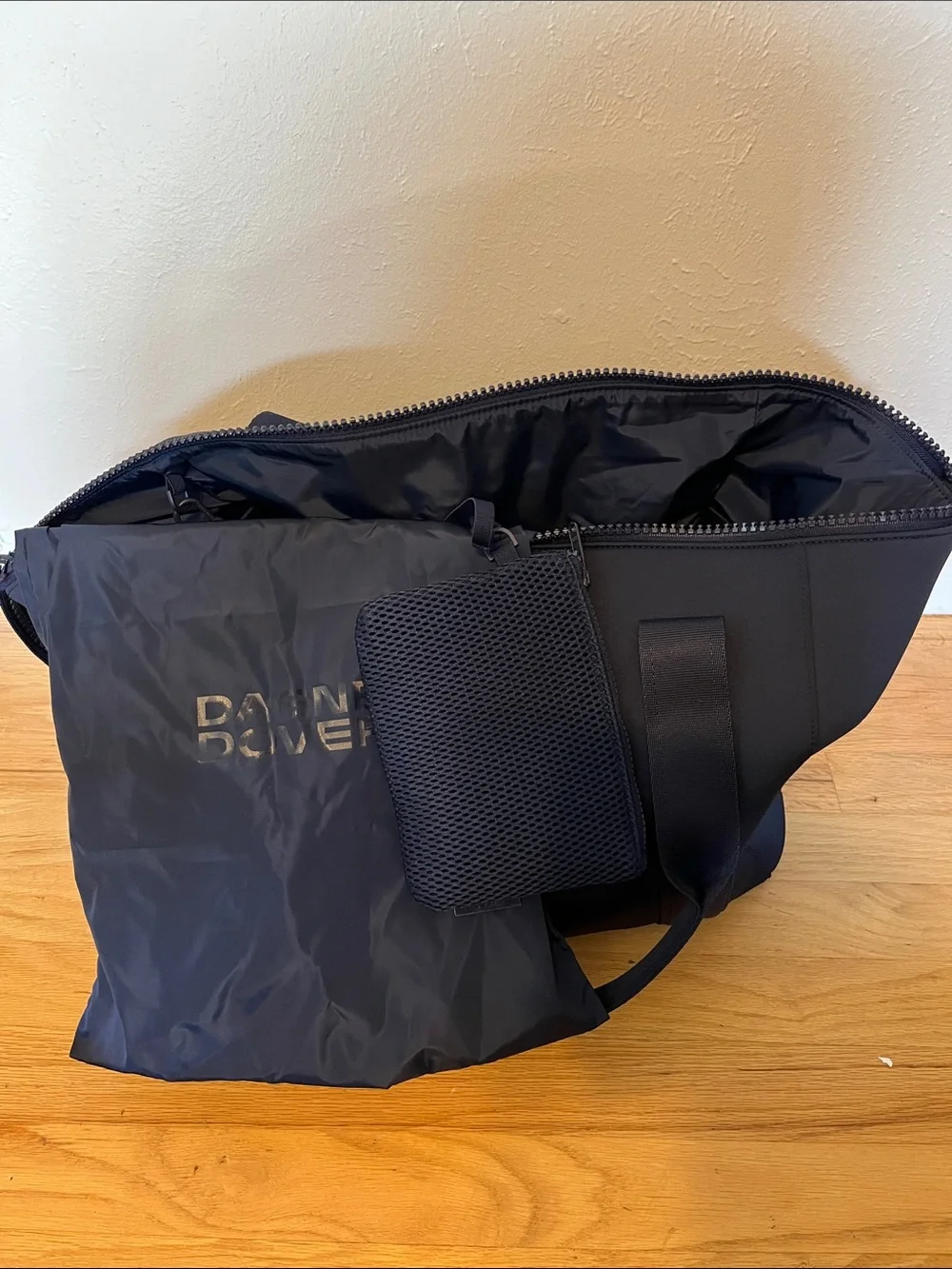 DAGNE DOVER LANDON NEOPRENE CARRYALL BAG NAVY